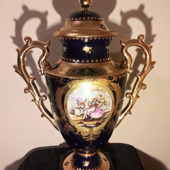 royal gold and blue vase french serves